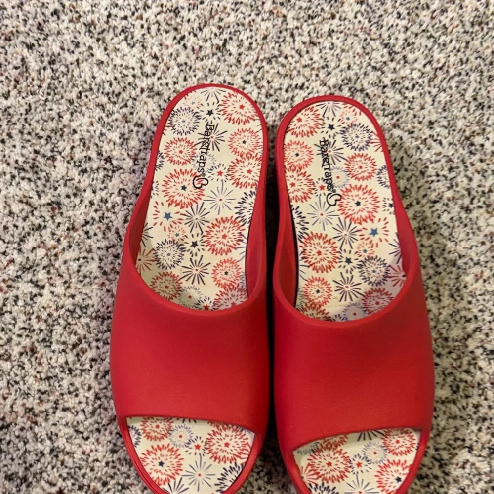 BareTraps Red Slip-On Open Toe Mules - Picture 1 of 3